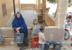 بالصور: في الفيوم.. "اللي مش عاجبه يشرب من البحر"