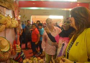 التعليم: 9 آلاف جنيه قيمة معروضات الأسر المنتجة في "ديارنا"