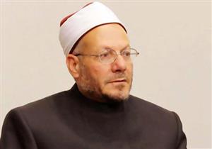 مفتي الجمهورية يهنئ شيخ الأزهر باختياره شخصية العام