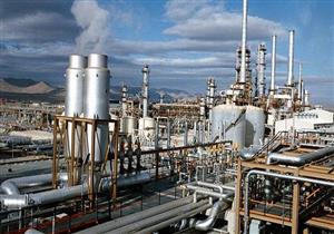 أكبر شركة نفط بالعالم تعلن توضيحًا مهمًا بشأن طرح جزء من أسهمها للتداول