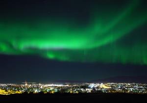 بالصور.. العاصمة الأيسلندية تطفئ أنوارها لمشاهدة ظاهرة كونية عجيبة!