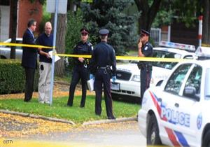 نموذج"ريجينى" الايطالى يظهر فى كندا فى ثوب ياباني