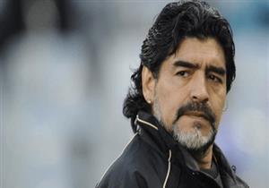 مارادونا يدخل في مشادة كلامية عنيفة مع فيرون خلال مباراة الفاتيكان من أجل السلام