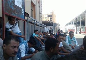 عمال مصنع فايبر بالسادات يضربون عن العمل للمطالبة بزيادة المرتبات