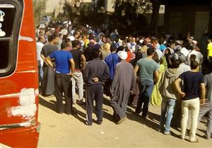 أهالي بسوهاج يقطعون طريق بسبب مصرع طفل صدمته سيارة مجهولة 