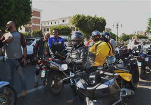 متسابقو رالي التحدي يغادرون المنيا إلى محافظات الجنوب (صور)