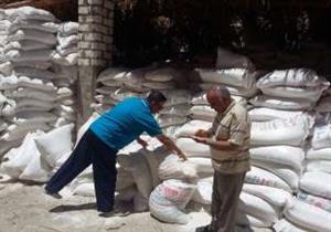 ضبط 30 طن سكر مخزنة داخل مصنع غير مرخص في بني سويف