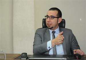 خبير مالي: "تعويم الجنيه" وراء انخفاض مؤشرات البورصة - (فيديو)