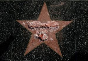 ضبط محطم نجمة ترامب في ممر المشاهير بهوليوود 