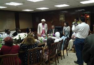 محافظ كفرالشيخ يلتقى فنانين تشكيليين من جنسيات مختلفة 