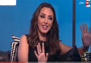 أديب يغازل أنغام والأخيرة: "لولا ان لميس صحبتي كان هيبقى فيه كلام تاني"