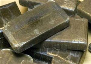 ضبط تاجري مخدرات من القليوبية بحوزتهما 4 طرب حشيش بأسيوط