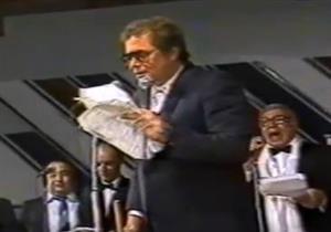 فيديو نادر لمحمود عبد العزيز في أغنية وطنية مع نجوم الفن 