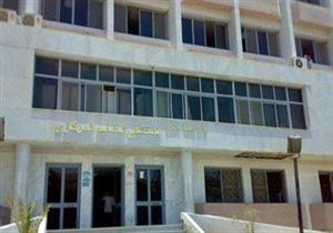 إحالة 8 أطباء و9 ممرضين للتحقيق لتغيبهم عن العمل بأسيوط