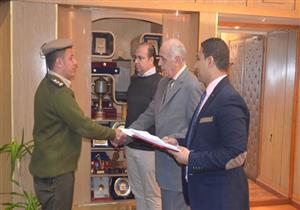 بالصور.. تكريم ضباط وأفراد من أمن المنيا لتميزهم في التعامل مع المواطنين