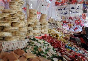 سيدات مصر يرفعن شعار "مش هنشتري حلاوة المولد" تحديًا لغلاء الأسعار 