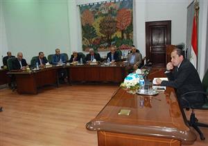 وزير الزراعة يوجه بإعداد تقرير عاجل عن المشاكل الخاصة بالقطاعات - (صور)