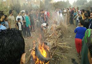 الأمن يعيد حركة القطارات بالمنوفية بعد احتجاج على مصرع طفلين (صور)
