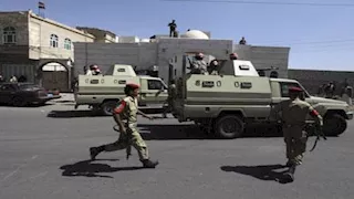 القوات المسلحة اليمنية تعلن تدمير زورق مسيّر للحوثيين قبل مهاجمة السفن في البحر الأحمر