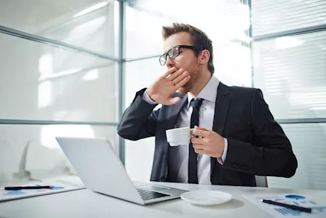 6 أسباب تجعلك تشعر بالتعب حتى بعد شرب القهوة             