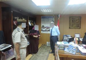 قصة ضابط رفض القبض على غارمة لكبر سنها.. "جمّع فلوس ودفع ديونها"