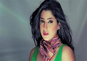 بالصور ..تعرف علي مفاجأة فريق مسلسل "خفة يد " لأيتن عامر