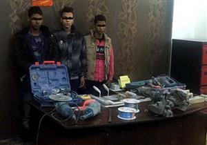 الأمن يكشف لغز اختفاء مواد البناء من مدينة المنيا الجديدة - صور