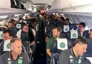 تشابيكوينسي يقيم جنازة جماعية للاعبيه ضحايا الطائرة المنكوبة 