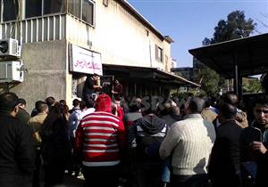 بالصور.. توافد العشرات للتبرع بالدم في مستشفيات الدمرداش لصالح مصابي حادث الكاتدرائية 