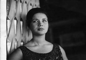 بالصور- نقل جثمان زبيدة ثروت لمثواه الأخير في مدافن أسرتها بمصر الجديدة