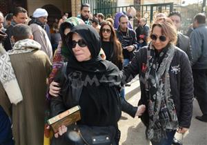 بالصور- هكذا ودعت ابنة زبيدة ثروت والدتها