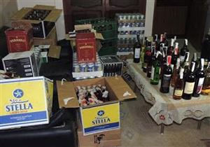 ضبط سائق ومُعلم بحوزتهما ألف زجاجة خمور بالمنيا