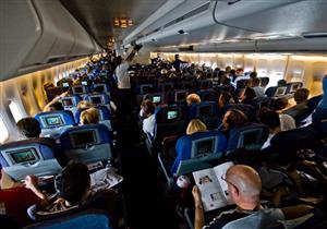 لهذا السبب تخفف الإضاءة في الطائرة عند الإقلاع والهبوط