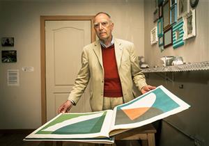 الفنان العالمي " دانييل هيس" يشارك في معرض "الأقصر المكان والناس"