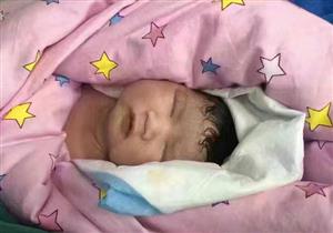 بالصور - امرأة في الـ 64 تضع طفلاً.. قصة إنسانية وراء المعجزة!