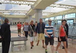 مطار الأقصر يستقبل 650 سائح الماني على متن 4 طائرات شارتر