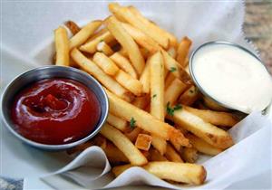 بالفيديو: طريقة عمل أصابع البطاطس المقلية مثل المطاعم