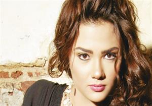 بالصورة- فرح يوسف تنضم لنيللي كريم في "سقوط حر"