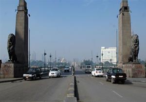 "القاهرة" تطور كوبري قصر النيل بوضع مواد لمنع رسم الجرافيتي