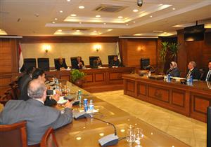 محافظ الجيزة يلتقى نواب إمبابة و كرداسة وأوسيم ومنشأة القناطر لبحث الملفات الخدمية