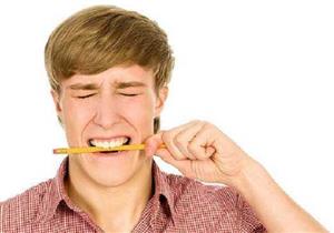 تخلص من صداع الرأس بقلم رصاص