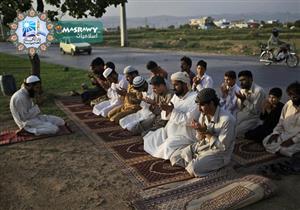 لمن تكون الإمامة والخطابة للجمعة في السفر؟