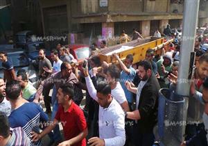 6 مشاهد من جنازة قتيل الدرب الأحمر