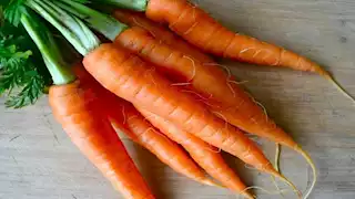 كيف يساعد تناول الجزر في تحسين صحة العيون؟