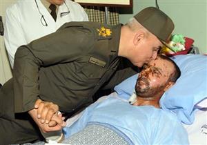 بالصور.. وزير الدفاع يزور مصابي القوات المسلحة: مصر ستبقي صامدة في مواجهة الإرهاب