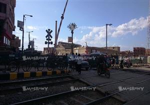 بالصور - مصراوي على مزلقان "طوخ".. قصة الناجي من الموت بأعجوبة