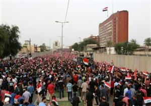 الأمن العراقي يطلق قنابل الغاز لمنع وصول المتظاهرين إلى مبنى البرلمان