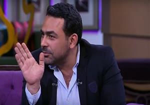 بالفيديو- يوسف الحسيني يعترض على نشر صورته بـ"المايوه"
