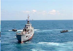 القوات البحرية المصرية والأمريكية والإماراتية ينفذون التدريب البحري " تحية النسر "