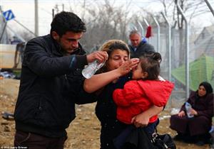 بالصور- ابناء اللاجئين ورقة ضغط على حراس الحدود